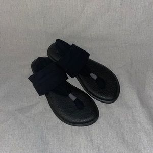 Almost New Black Sanuk Sandals